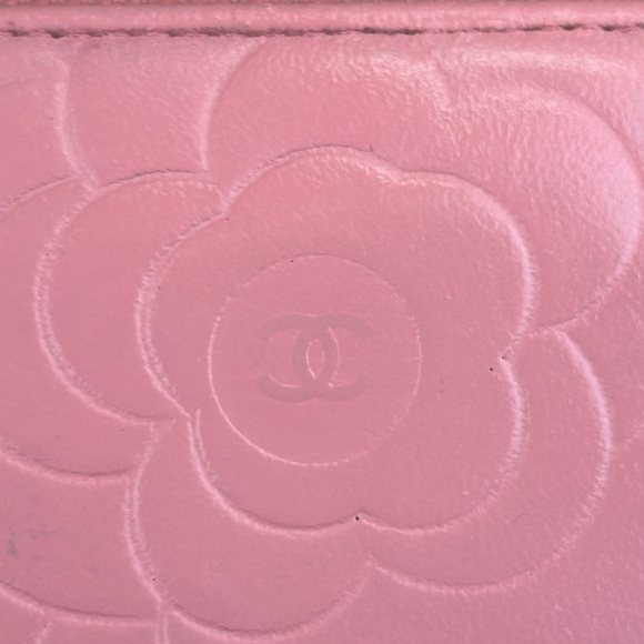 CHANEL CC Camellia Flower Long Zippy Wallet Light Pink Serial #17 2012-2013 - Picture 6 of 17